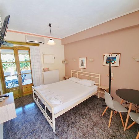 Alexaria Holidays Apartments Frínion 外观 照片